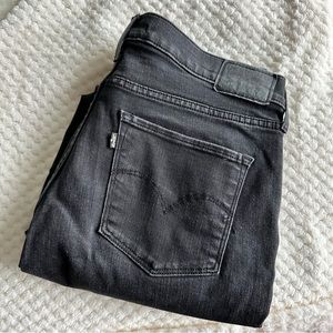 Levi’s 312 Shaping Slim Jeans